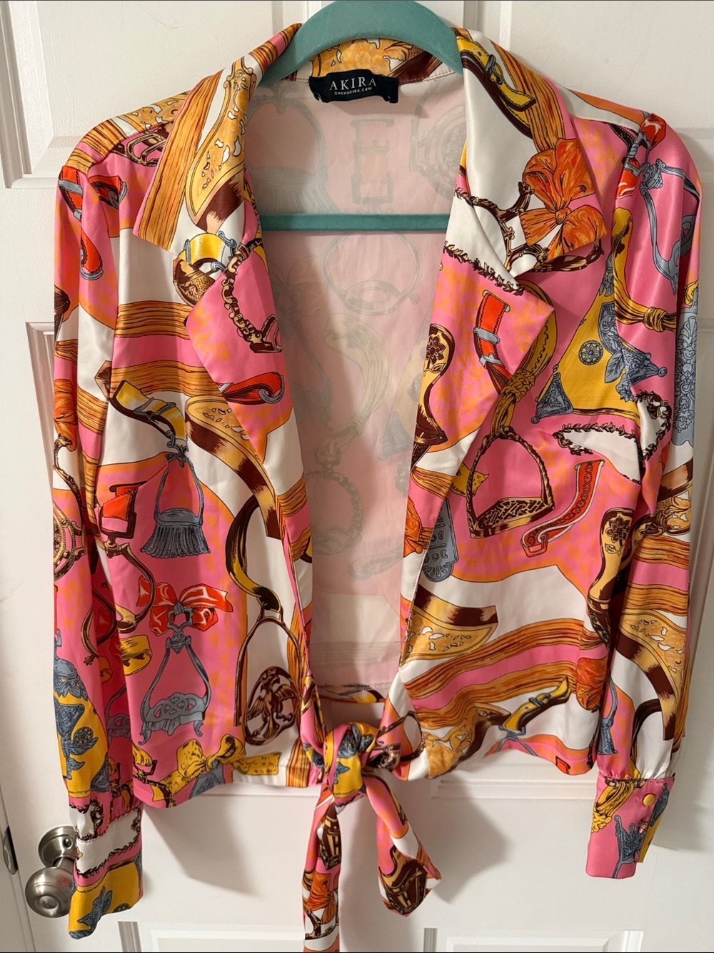 AKIRA Satin Equestrian Chain Print Tie Front Crop Blouse Pink Gold Brown Large